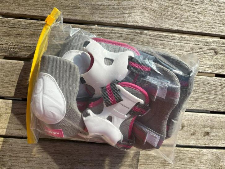 Nijdam skate beschermset voor kinderen. Zgan, Sport en Fitness, Skeelers, Zo goed als nieuw, Bescherming, Kinderen, Ophalen of Verzenden