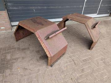 Stalen spatborden, aanhangerspatborden beschikbaar voor biedingen