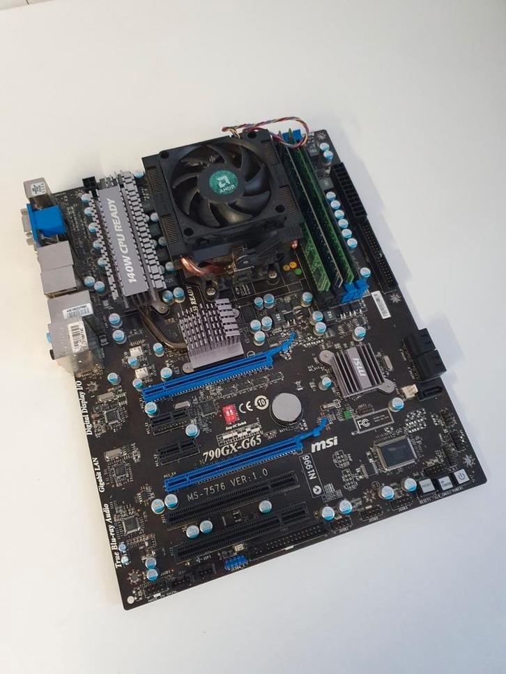 Socket AM3 Moederbord + Phenom II X4 965 + 4GB DDR3 RAM, Computers en Software, Moederborden, Zo goed als nieuw, AMD, DDR3, Ophalen of Verzenden