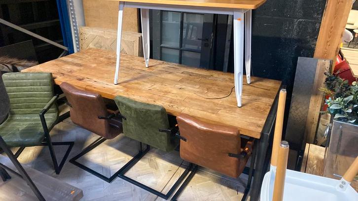 Robuuste (mango) geleefde tafel 250 cm evt. met stoelen, Huis en Inrichting, Tafels | Eettafels, Zo goed als nieuw, 50 tot 100 cm