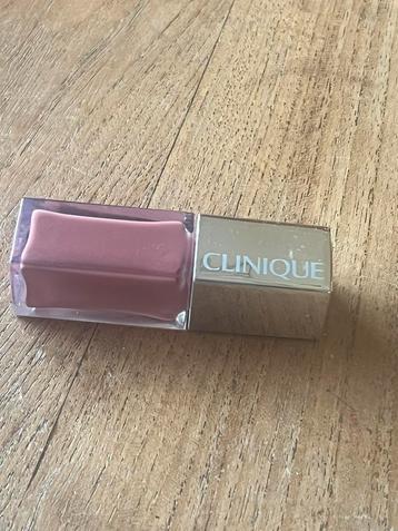 Clinique Pop Lacquer Lip Colour + Primer Lipgloss Cocoa pop beschikbaar voor biedingen