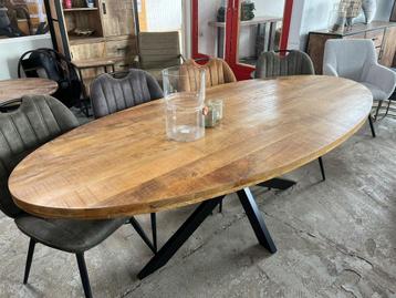 Magazijn Leegverkoop Eettafel ovaal mangohout matrix zwart  beschikbaar voor biedingen