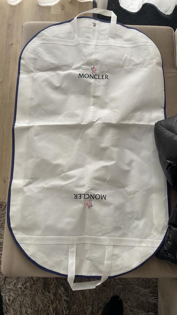 Nieuwe Moncler Maya pufferjasmet donsvulling maat M te koop, Kleding | Heren, Jassen | Winter, Zo goed als nieuw, Zwart, Ophalen of Verzenden