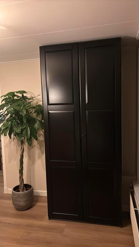 Zwarte IKEA pax kast, 2-deurs, 236 cm, Huis en Inrichting, Kasten | Kledingkasten, Gebruikt, 200 cm of meer, 50 tot 75 cm, Ophalen