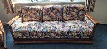 Eikenhouten 3 zits bank met fauteuile. beschikbaar voor biedingen