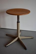 Ahrend kruk De Cirkel. Draaikruk. Vintage. Jaren 60., Huis en Inrichting, Krukjes, Ophalen, In hoogte verstelbaar, Gebruikt, Hout