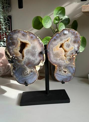 Agaat op standaard 9,5 kilo beschikbaar voor biedingen