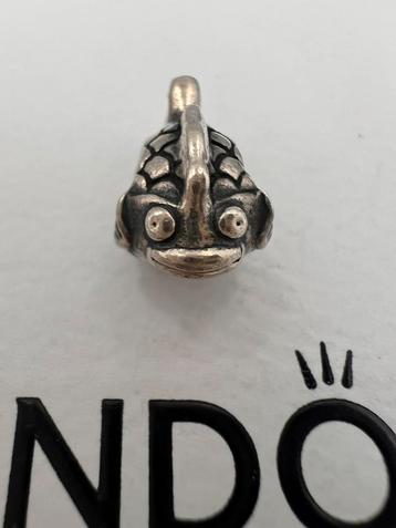 Pandora bedel vis beschikbaar voor biedingen