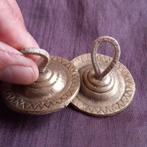 Boeddhisme Tibet Nepal: Twee Gebedsbelletjes, Antiek en Kunst, Antiek | Koper en Brons, Verzenden