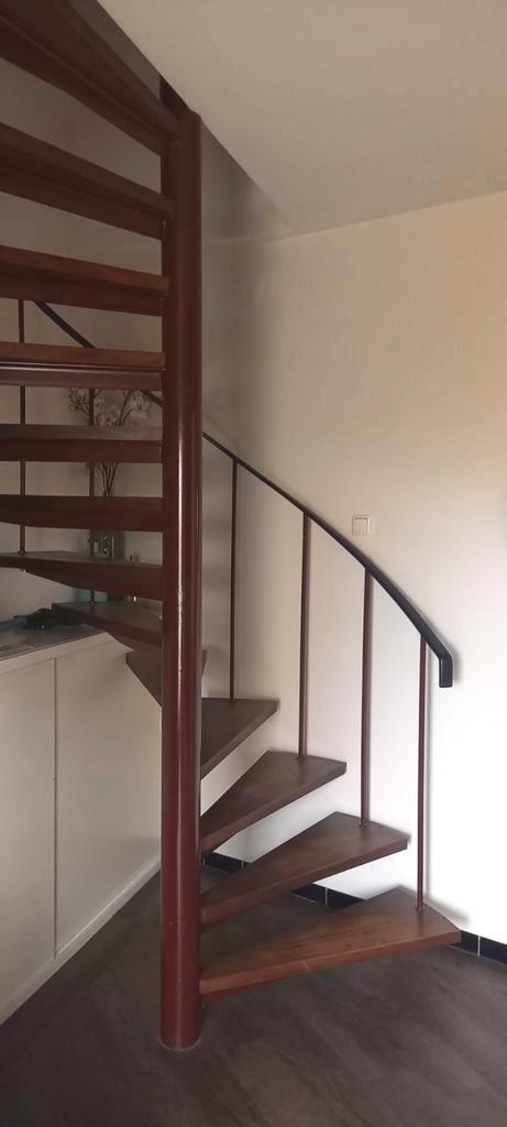 Spiltrap wenteltrap 2 verdiepingen, Doe-het-zelf en Verbouw, Ladders en Trappen, Gebruikt, Trap, 4 meter of meer, Ophalen
