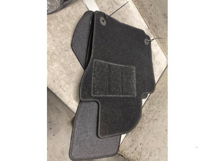 Matten Set van een Volkswagen Golf, Auto-onderdelen, Interieur en Bekleding, Volkswagen, Gebruikt, 3 maanden garantie, Ophalen of Verzenden