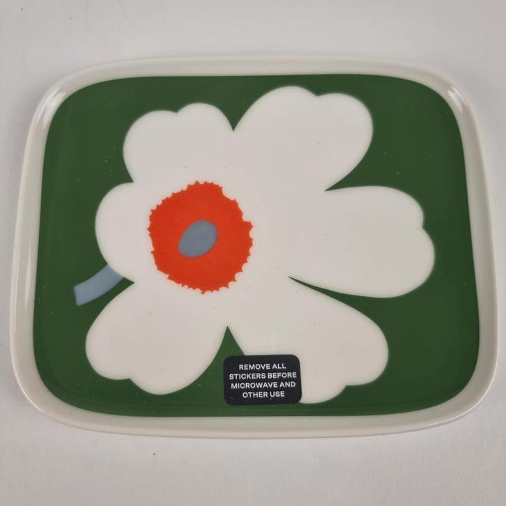 Marimekko Unikko 60-jarig jubileum bord 12x15 cm, Huis en Inrichting, Keuken | Servies, Nieuw, Bord(en), Overige stijlen, Keramiek