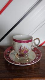 Prachtige porseleinen kop met schotel parelmoer en bladgoud, Ophalen