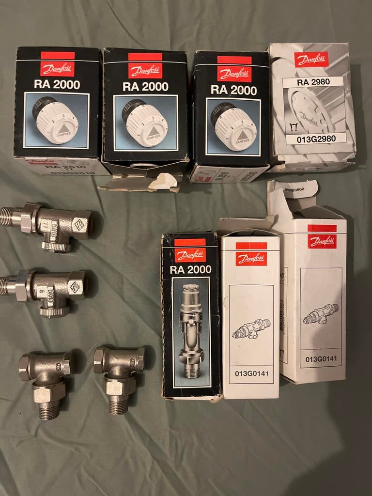 Danfoss RA 2000 & RA 2980 Thermostaatknoppen, Doe-het-zelf en Verbouw, Verwarming en Radiatoren, Thermostaat, Gebruikt, Minder dan 30 cm