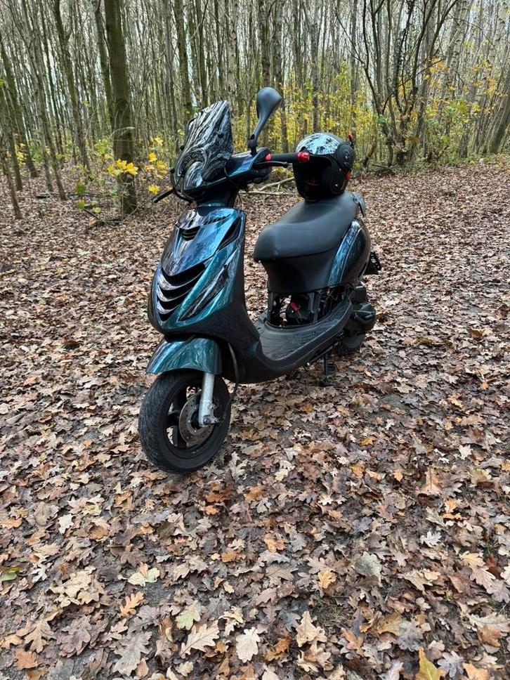 Piaggio zip 70cc teruil, Fietsen en Brommers, Scooters | Piaggio, Zo goed als nieuw, Zip, Maximaal 45 km/u, Tweetakt, Ophalen