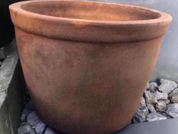 Oud Hollandse grote 51cm stevige zware unieke terracotta pot beschikbaar voor biedingen