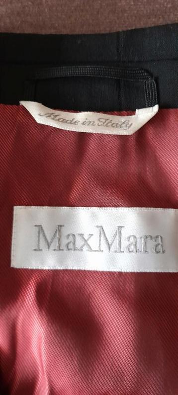 Maxmara   dames colbert maat 40 kleur zwart.