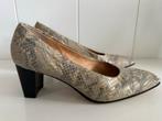 Voltan leren pumps maat 38,5, Kleding | Dames, Schoenen, Ophalen of Verzenden, Gedragen, Overige kleuren, Pumps