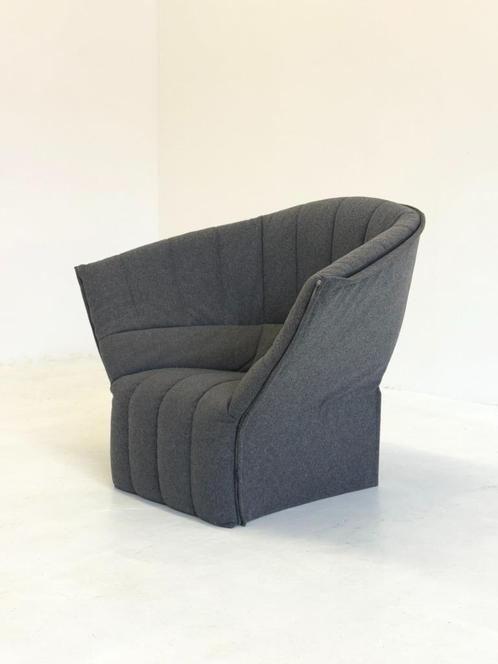 Vintage Moel fauteuil in donkergrijs van Ligne Roset, Huis en Inrichting, Fauteuils, Zo goed als nieuw, 100 tot 125 cm, 75 tot 100 cm