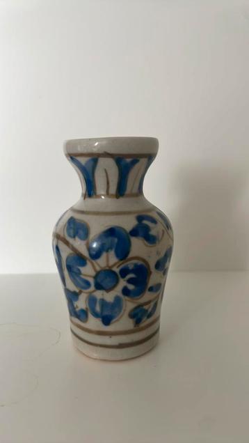 Oud Chinees Miniatuur Vaas Blauw Wit Bruin China beschikbaar voor biedingen