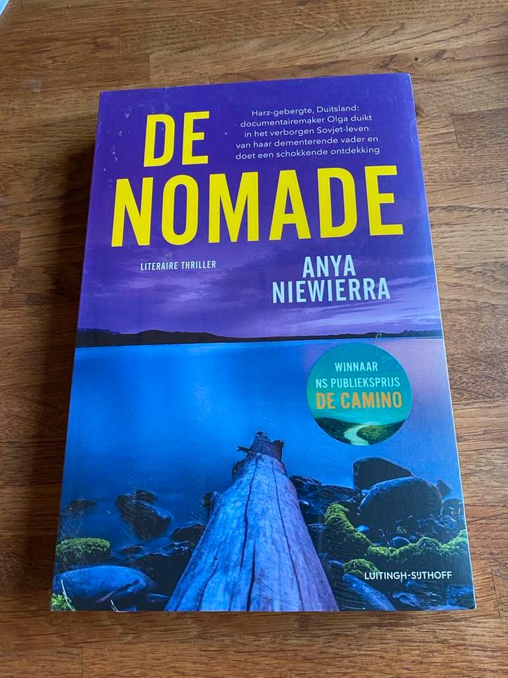 De Nomade - Anya Niewierra NIEUW nog in plastic, Boeken, Thrillers, Zo goed als nieuw, Nederland, Ophalen