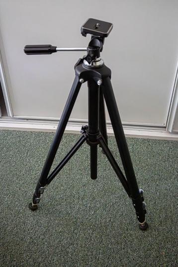 Statief voor een fotos of video camera beschikbaar voor biedingen