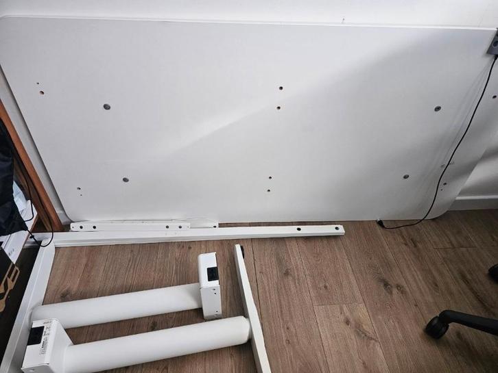 IKEA BEKANT Desk 160x80 cm, electrically adjustable, Huis en Inrichting, Bureaus, Gebruikt, Stabureau, Elektrisch, In hoogte verstelbaar