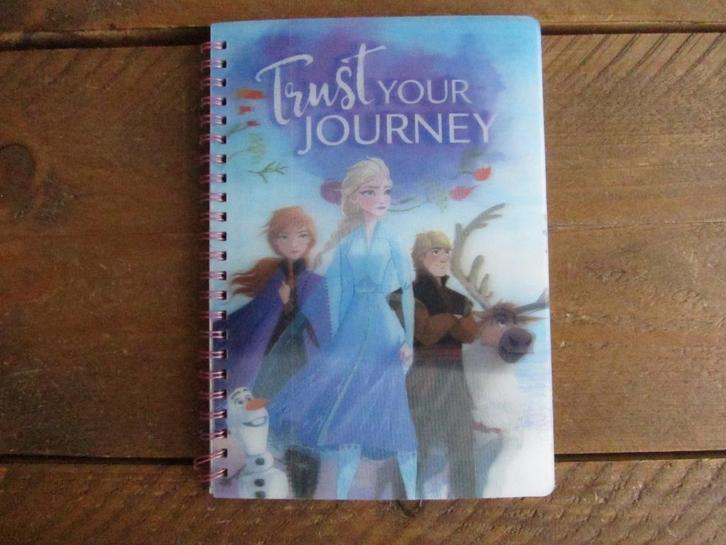 Notitieboekje Frozen II, voorkant hologram, vulling sneeuw, Hobby en Vrije tijd, Scrapbooking, Zo goed als nieuw, Album of Boek