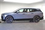 BMW iX xDrive50 Sport / Panoramadak / Trekhaak / Soft-Close, Auto's, BMW, 131 €/maand, 629 km, Gebruikt, Met garantie (alle)