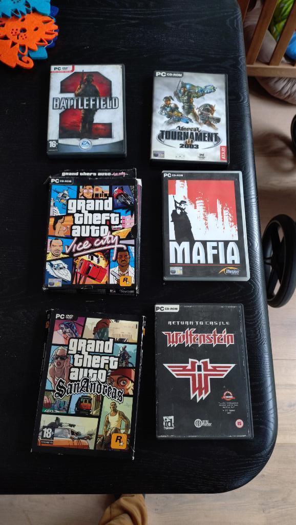 Set: Vice city, San Andreas, Ut 2003, mafia, bf2, wolfenste, Spelcomputers en Games, Games | Pc, Zo goed als nieuw, Avontuur en Actie