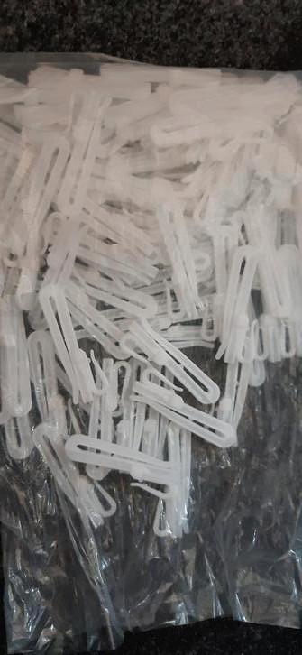 Gordijnhaken 50x 7cm beschikbaar voor biedingen