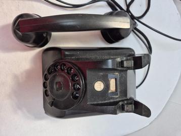 Bakelieten Telefoon beschikbaar voor biedingen