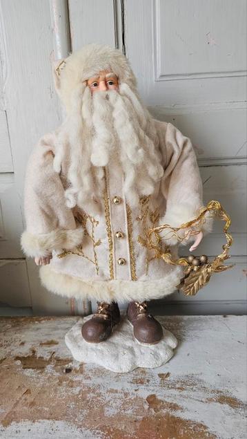 Oude kerstman  beschikbaar voor biedingen