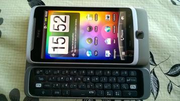 Een goed werkende HTC Telefoon met toetsenbord beschikbaar voor biedingen