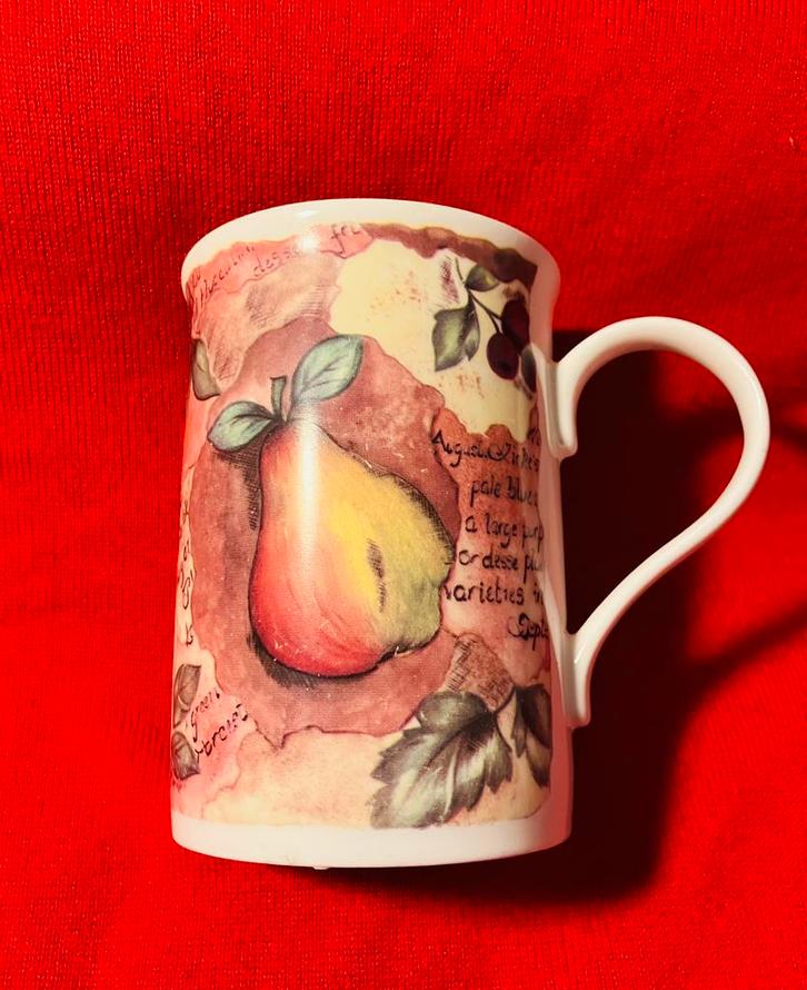 Fraai porseleinen mokje – Crown Trent Staffordshire England, Huis en Inrichting, Keuken | Servies, Zo goed als nieuw, Kop(pen) en/of Schotel(s)