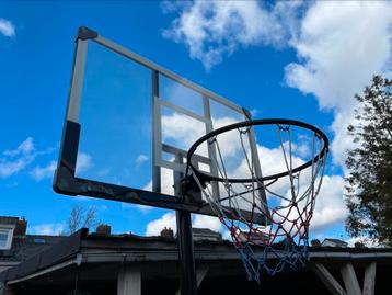 Yaheetech basketbal standaard 228-303 meter beschikbaar voor biedingen