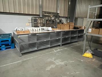 Werktafel industrieel beschikbaar voor biedingen