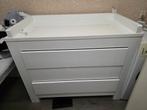 Witte Commode met Opstaande Rand, Kinderen en Baby's, Kinderkamer | Commodes en Kasten, Ophalen of Verzenden, Zo goed als nieuw