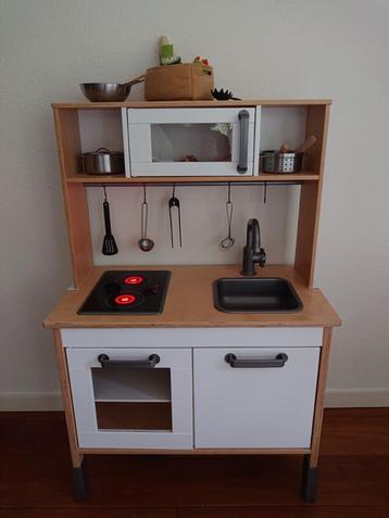 Speelkeuken IKEA hout beschikbaar voor biedingen