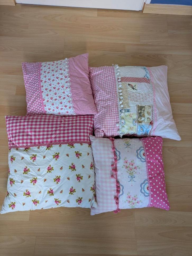 Roze Kussens - Set van 4 of Los, Huis en Inrichting, Woonaccessoires | Kussens, Zo goed als nieuw, Roze, Vierkant, Ophalen of Verzenden