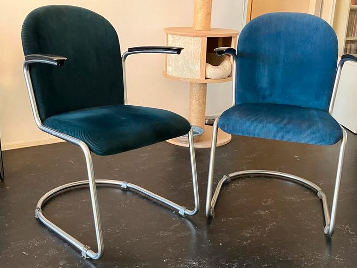 Gispen 413rh twee stuks, 250 stuk, buisstoel, retro, Huis en Inrichting, Stoelen, Gebruikt, Twee, Stof, Blauw, Ophalen of Verzenden