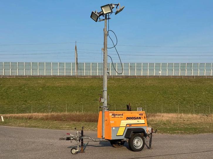 Doosan Allmand Night-Light Pro mobiele lichtmast LED, Doe-het-zelf en Verbouw, Bouwverlichting, Gebruikt, Overige typen