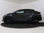 Toyota C-HR 2.0 Plug-in Hybrid 220 Black Edition (bj 2025), Auto's, 12 maanden, Stof, 725 kg, 179 pk