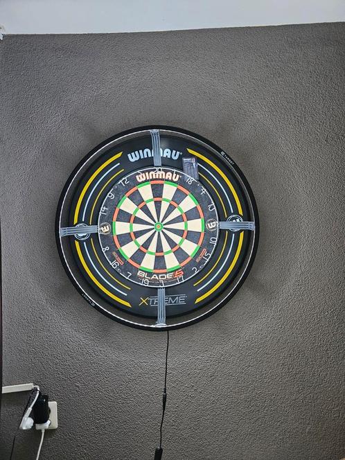 Winmau Blade5 nieuw! Met toebehoren, Sport en Fitness, Darts, Nieuw, Dartbord, Ophalen