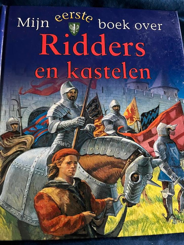 Ridders en Kastelen - Leerzaam kinderboek!, Boeken, Kinderboeken | Jeugd | onder 10 jaar, Zo goed als nieuw, Non-fictie, Ophalen of Verzenden