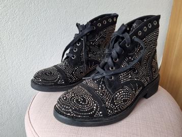 Mooie Zwarte Dames Enkel Boots met Studs 38 Ideal Shoes