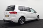 Volkswagen Touran 1.5 TSI R-Line 7-Pers Camera Massage Adapt, Te koop, Benzine, 73 €/maand, Gebruikt