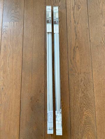 Nieuw 2 verduisterende rolgordijnen wit 80x150 cm voor € 9 beschikbaar voor biedingen