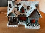 Kerstdorp Intratuin kersthuis met sneeuw nieuwstaat, Ophalen of Verzenden, Zo goed als nieuw