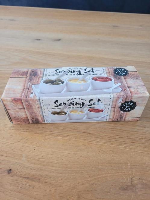 Nieuw Serveerset / Tapasset - 4 Delig, Huis en Inrichting, Keuken | Servies, Nieuw, Schaal of Schalen, Overige stijlen, Keramiek
